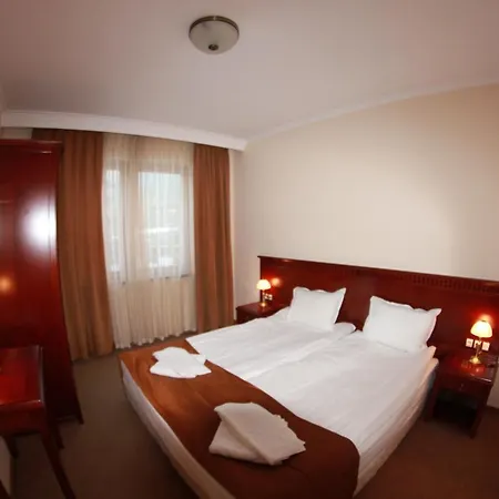 Downtown Aparthotel 3*