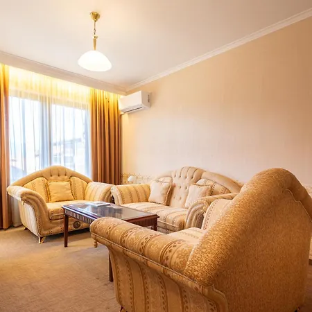 Downtown Aparthotel 3*