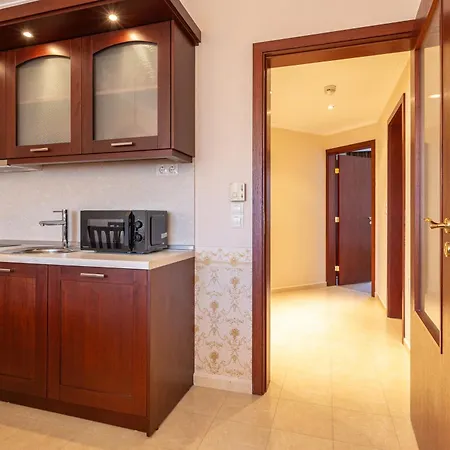 Downtown 公寓式酒店 3*