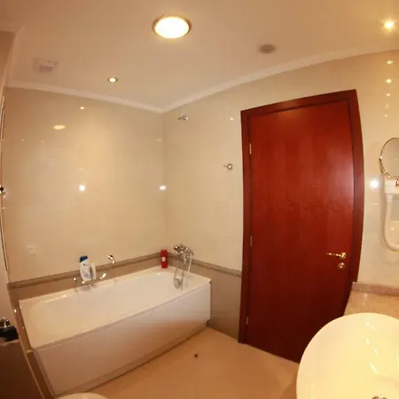 Ξενοδοχείο με διαμερίσματα Downtown 3*